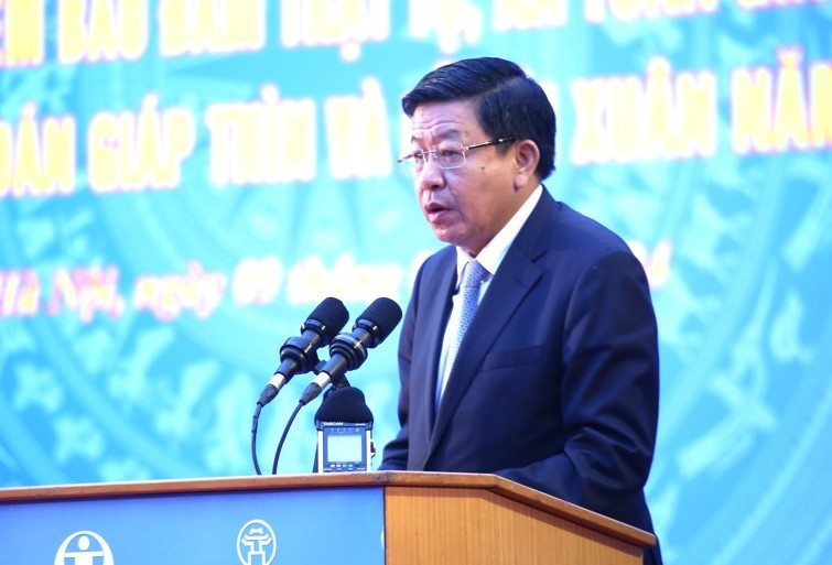 Phó Chủ tịch UBND TP Hà Nội Dương Đức Tuấn phát biểu và giao nhiệm vụ đảm bảo giao thông cho lực lượng Công an, GTVT thành phố. Phó Chủ tịch UBND TP Hà Nội Dương Đức Tuấn phát biểu và giao nhiệm vụ đảm bảo giao thông cho lực lượng Công an, GTVT thành phố.