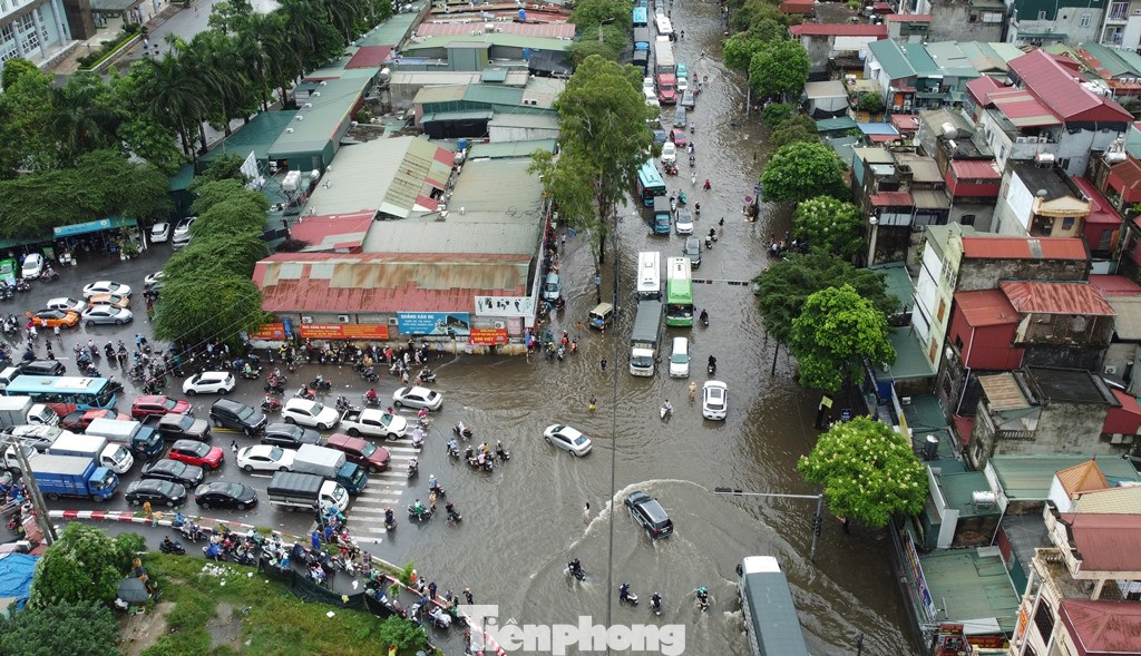 Ngã Ba Xa La - Phùng Hưng - Phan Trọng Tuệ ngập sáng nay.