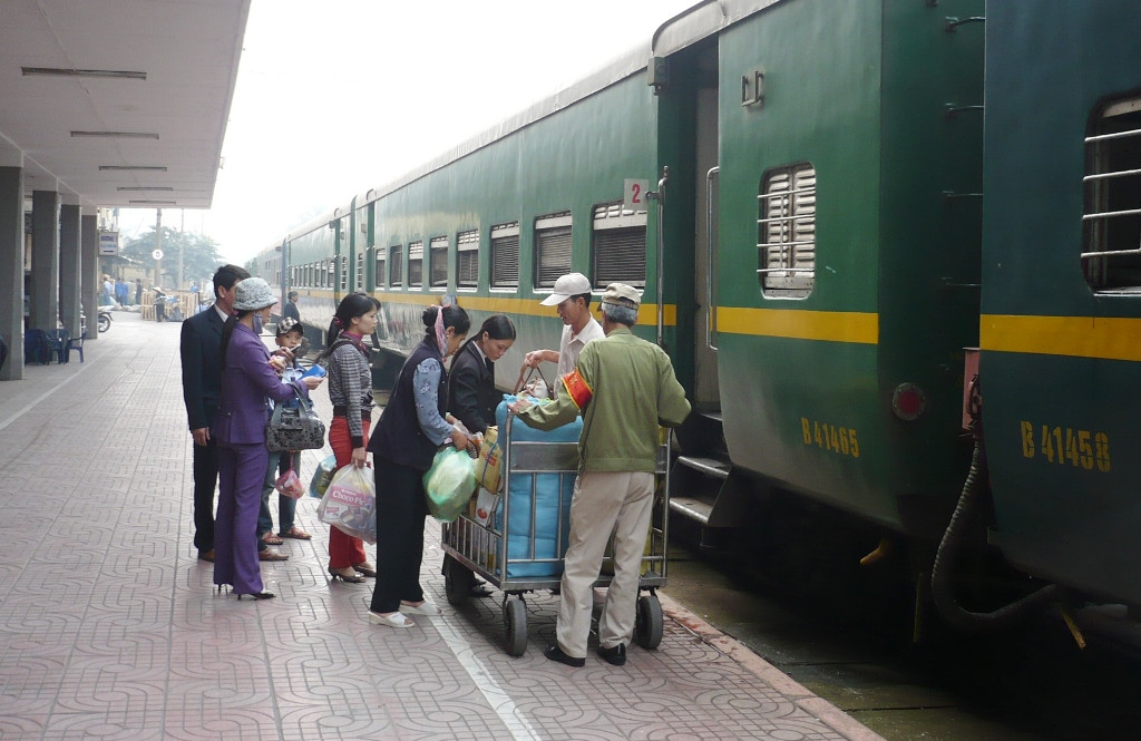 Tàu hỏa bắt khách tại Ga Hà Nội. Tàu hỏa bắt khách tại Ga Hà Nội.