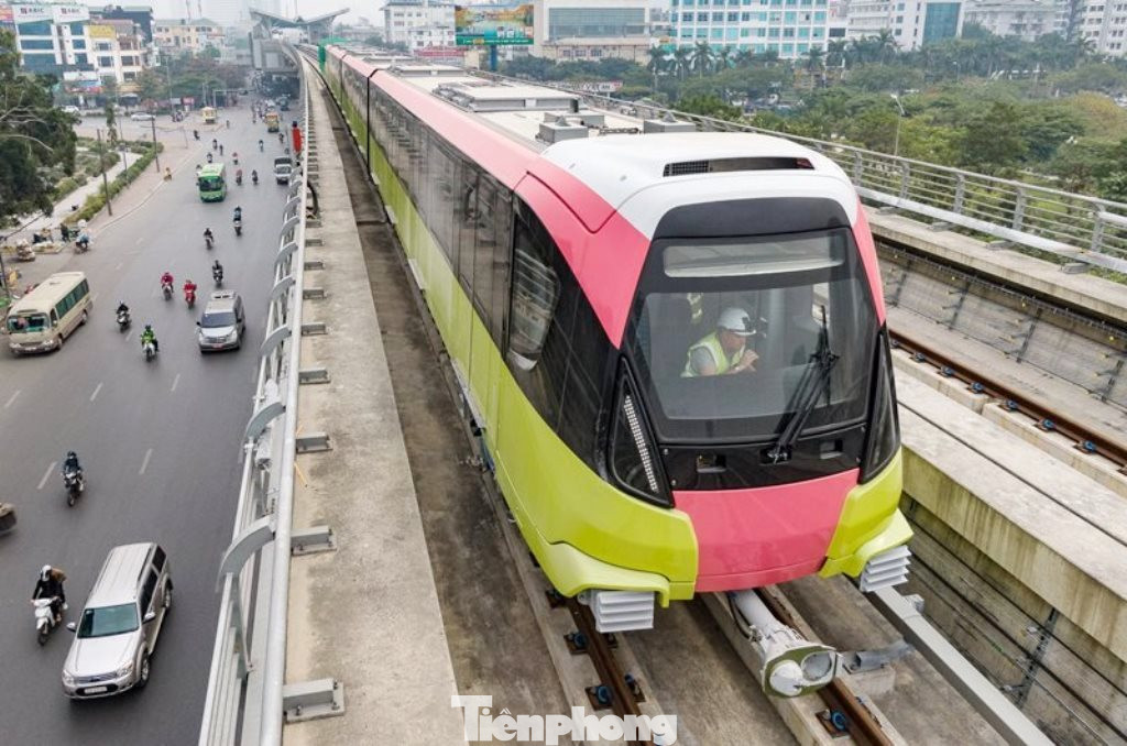 Với sức chở đến hơn 1.100 khách/chuyến/đoàn, khi dự án đưa vào vận hành sẽ giúp năng lực vận chuyển của hệ thống vận tải hành khách công cộng Hà Nội khu vực phía Tây tăng lên 50% nhu cầu.