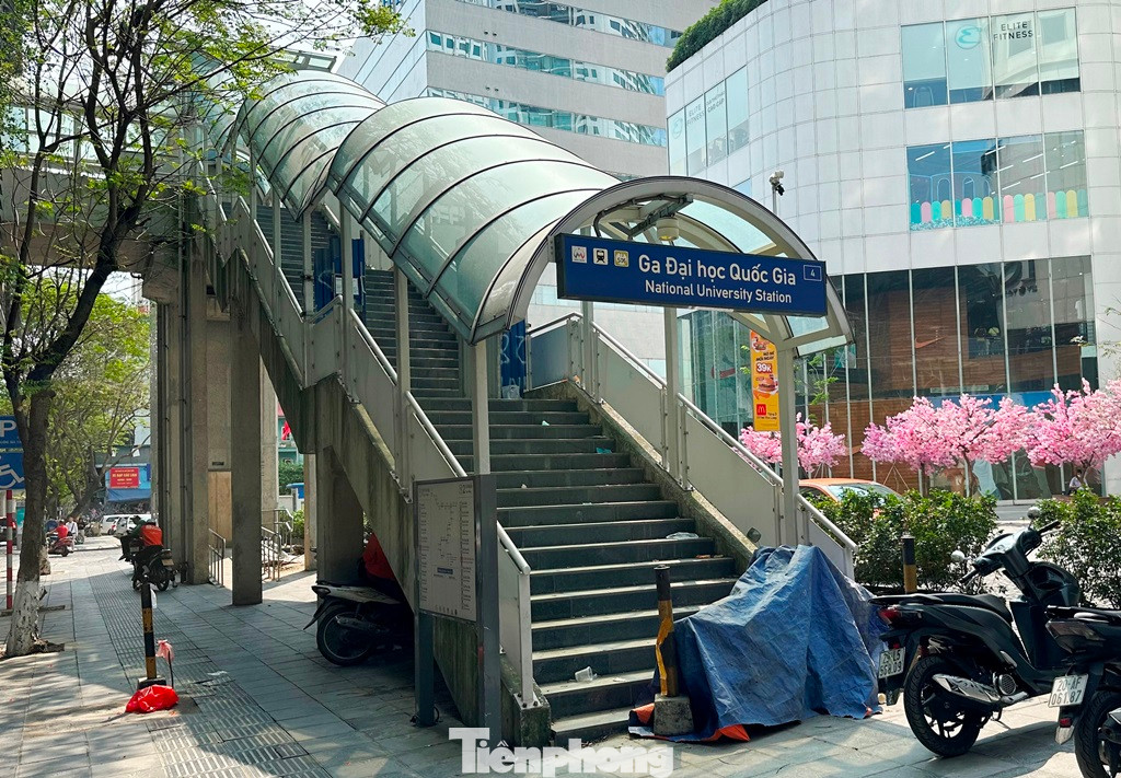 Phạm vi được thành phố giao khảo sát để bố trí các điểm gửi xe phục vụ người dân đi tàu là xung quanh các ga trên cao, điểm/bãi gửi xe chỉ nằm trong bán kính 500 mét. Phạm vi được thành phố giao khảo sát để bố trí các điểm gửi xe phục vụ người dân đi tàu là xung quanh các ga trên cao, điểm/bãi gửi xe chỉ nằm trong bán kính 500 mét.