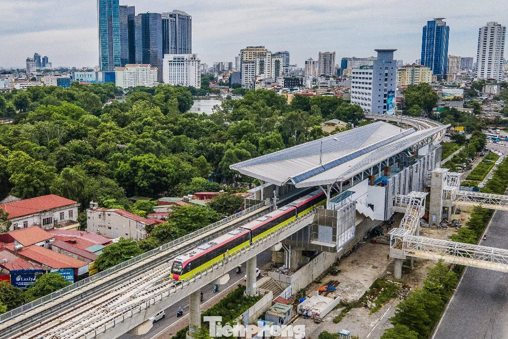Dự án đường sắt đô thị (metro) Nhổn - ga Hà Nội sau 14 năm xây dựng, dự kiến sẽ đưa vào vận hành thương mại đoạn trên cao từ Nhổn về Cầu Giấy (dài 8,5 km), vào quý II/2024.