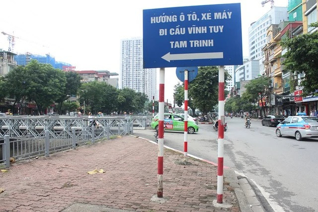 Phố Kim Ngưu và các cầu thép qua sông.