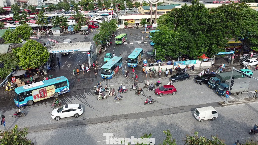 Phương án điều chỉnh, phân luồng trên chỉ áp dụng cho xe khách liên tỉnh, còn xe buýt chở khách công cộng vẫn được rẽ phải để đi vào nội thành. Phương án điều chỉnh, phân luồng trên chỉ áp dụng cho xe khách liên tỉnh, còn xe buýt chở khách công cộng vẫn được rẽ phải để đi vào nội thành.