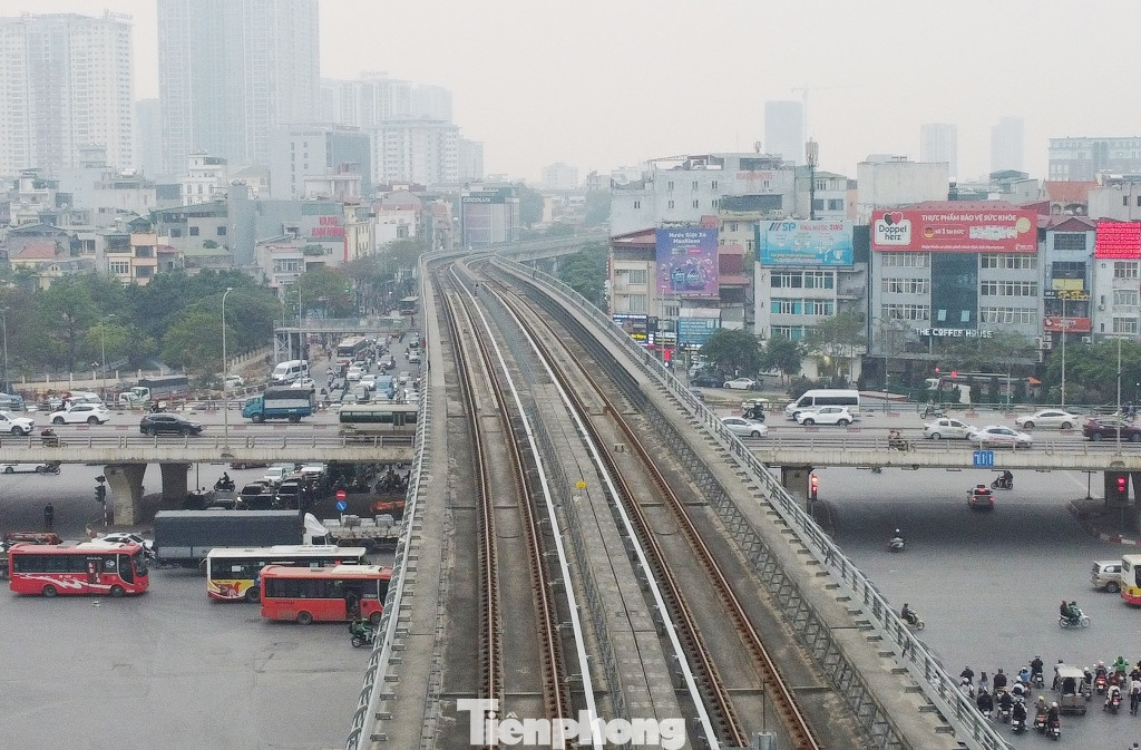 Thời điểm 30/6 vừa qua là mốc thời gian được Thủ tướng yêu cầu Chủ tịch UBND thành phố Hà Nội phải trực tiếp giải quyết các vướng mắc để đưa các đoàn tàu vào hoạt động, nhưng tiến độ này vẫn không thực hiện được.