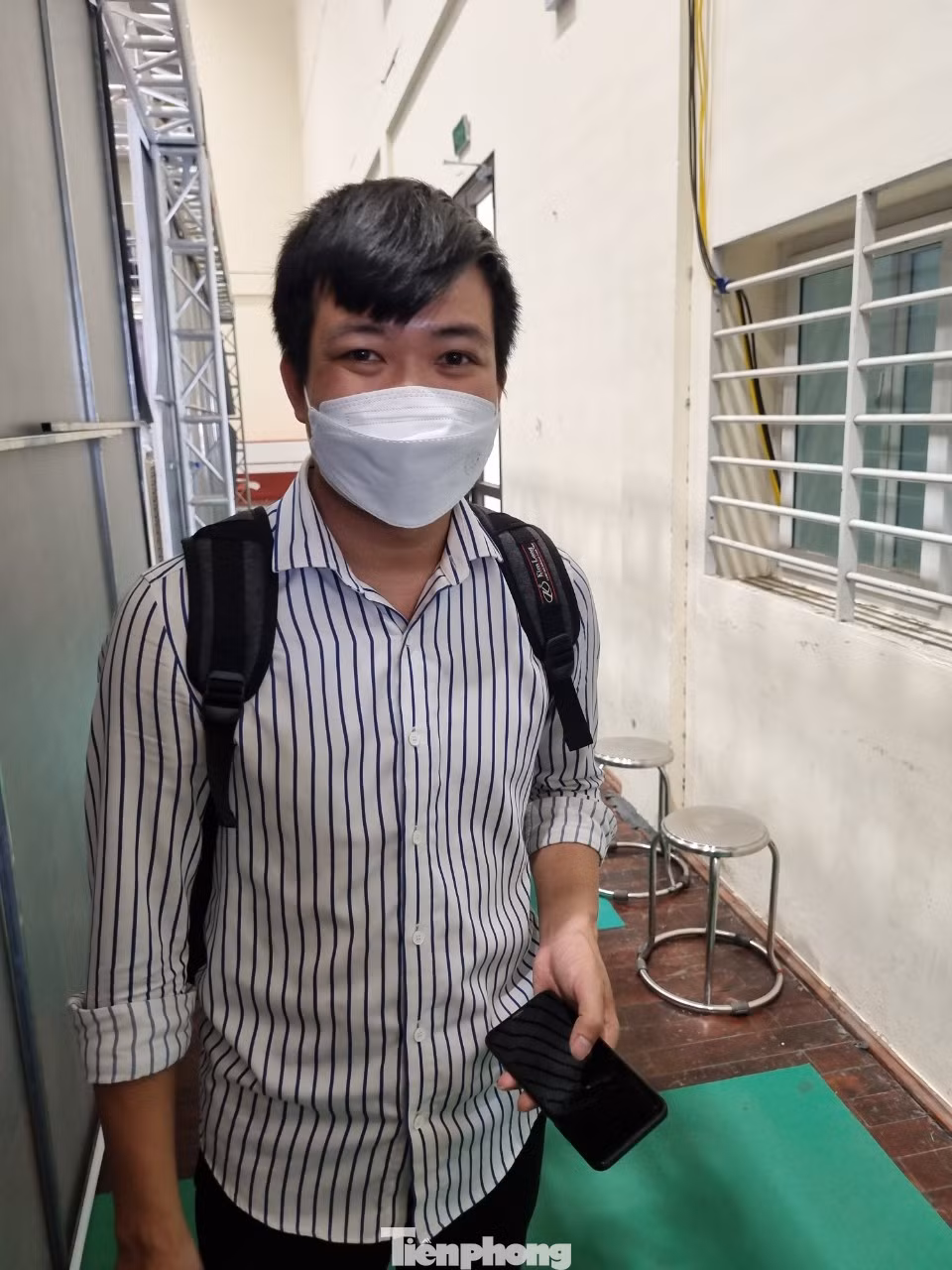 Anh Nguyễn Thành Trung (Hà Đông, Hà Nội) cho biết, đã không may mắn trong hôm nay. "Tôi chờ nộp hồ sơ rồi ngồi mấy tiếng đợi bốc thăm. Giờ tôi thấy hụt hẫng vì bốc trượt", anh Trung nói.