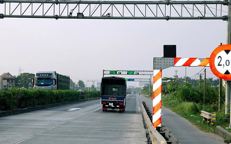 Bộ cân tự động trên quốc lộ 5 chiều Hà Nội - Hải Phòng.