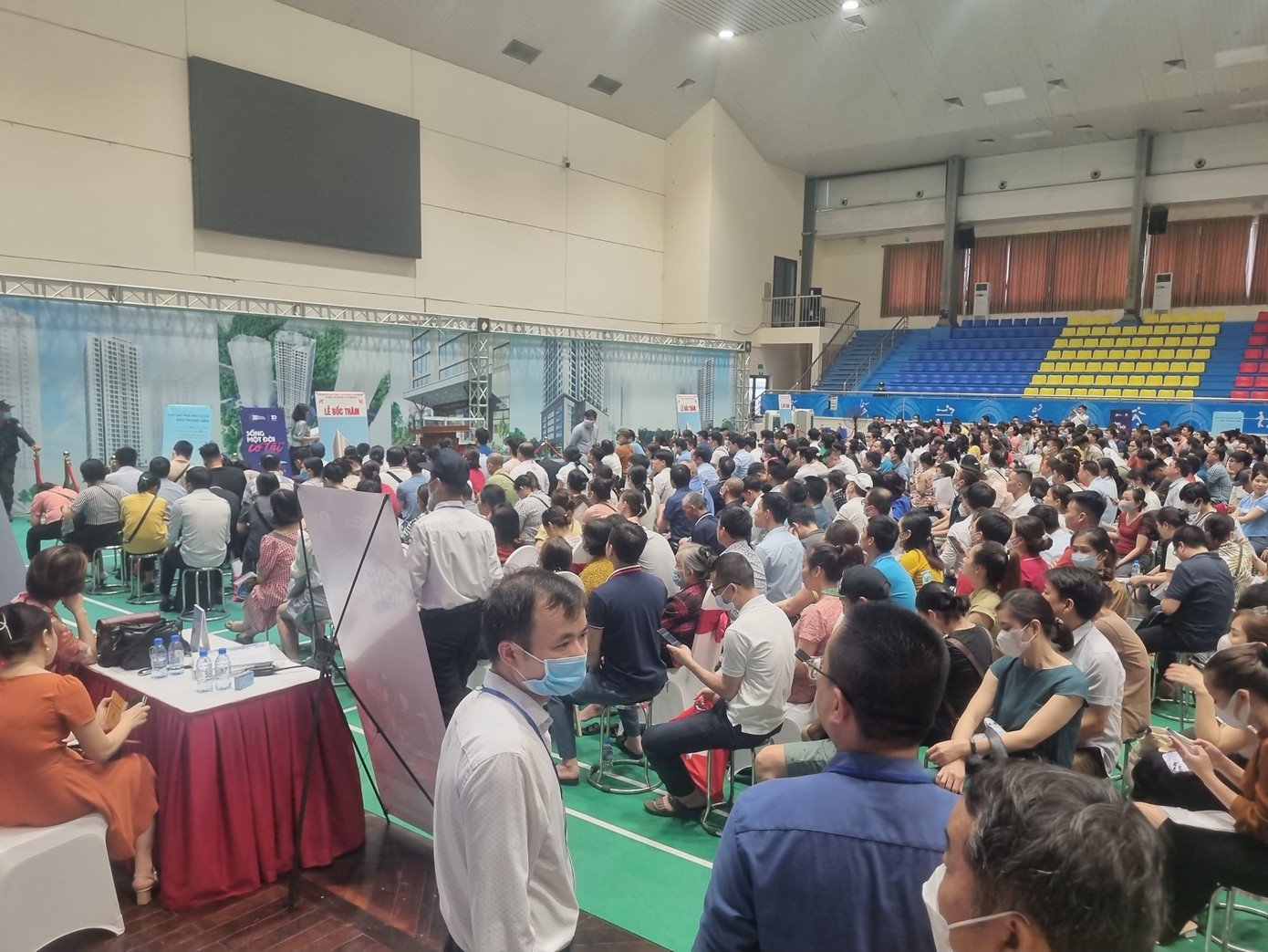 Người dân Hà Nội bốc thăm 1 dự án nhà ở xã hội duy nhất vào năm 2023 (ảnh: Ngọc Mai).