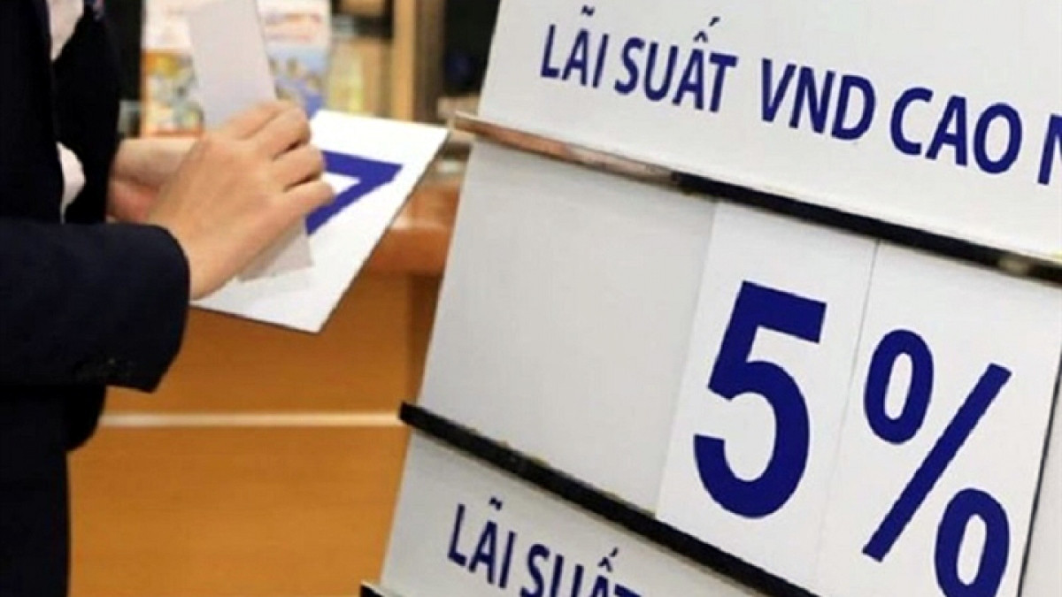 Lãi suất tiết kiệm liên tục giảm trong vòng 1 tháng. Lãi suất tiết kiệm liên tục giảm trong vòng 1 tháng.