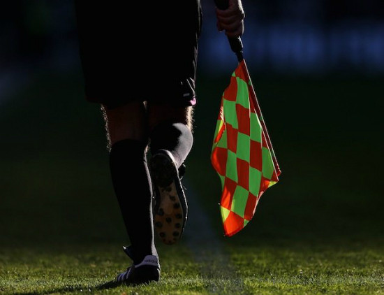 Trọng tài là một trong những nghề nguy hiểm nhất liên quan đến bóng đá