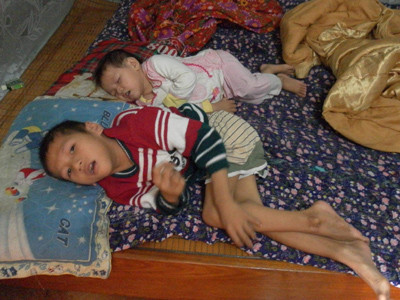 Hai cháu Trung, Thương