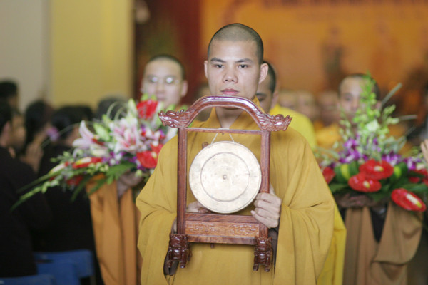 Nghi thức diễn ra trang trọng