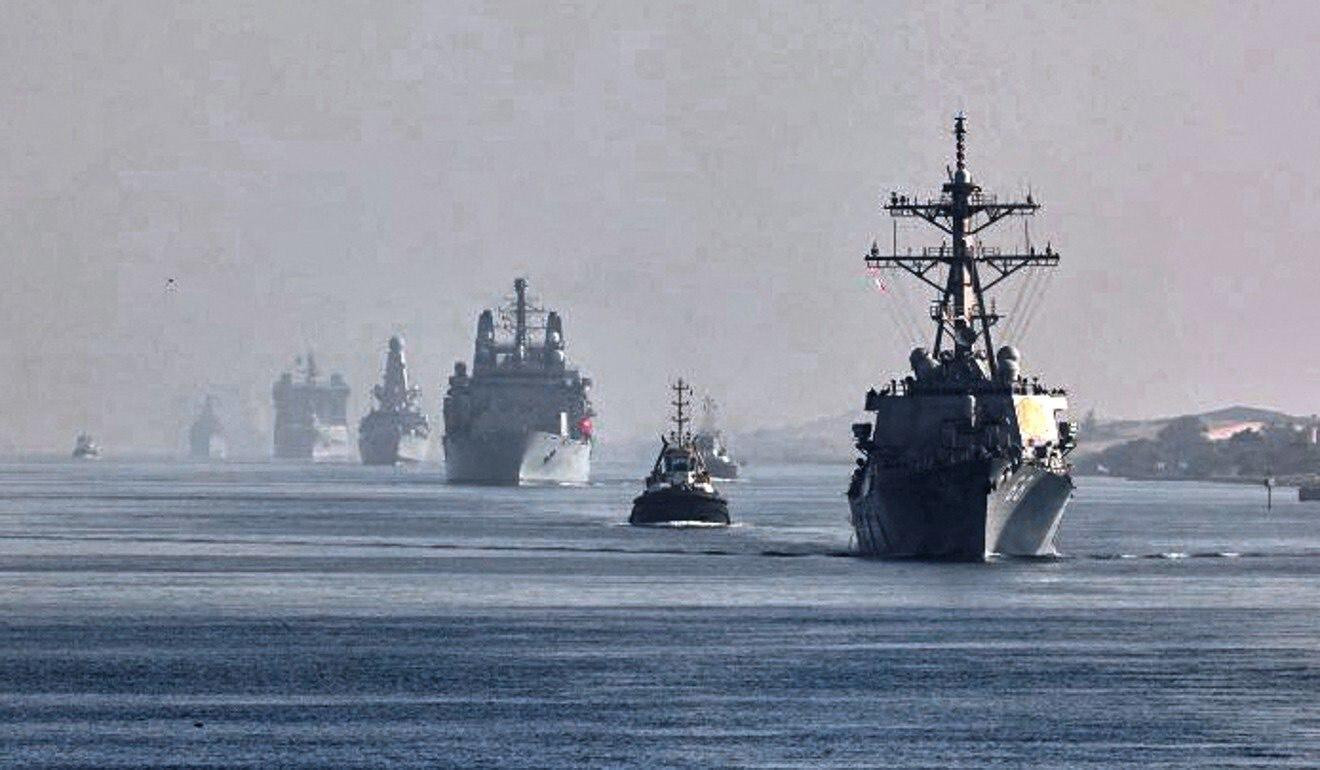 HMS Queen Elizabeth đang dẫn đầu chiến dịch triển khai lực lượng hùng hậu nhất của Anh trong thời bình. (Ảnh: UK Navy)