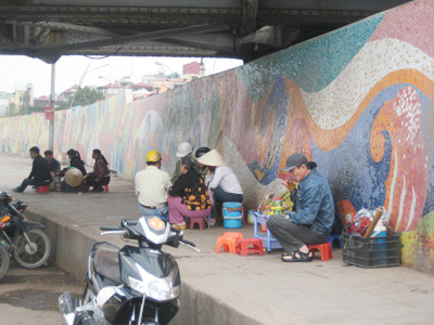 Lộn xộn quán nước chè