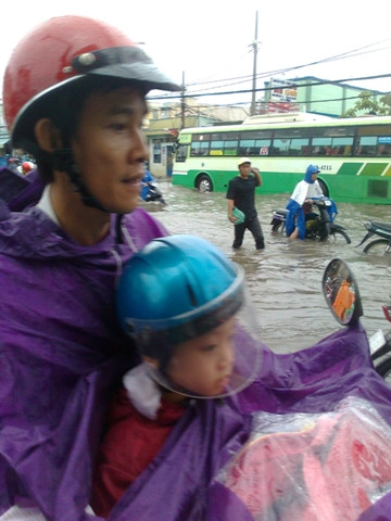 Bình tĩnh đưa con đến trường 