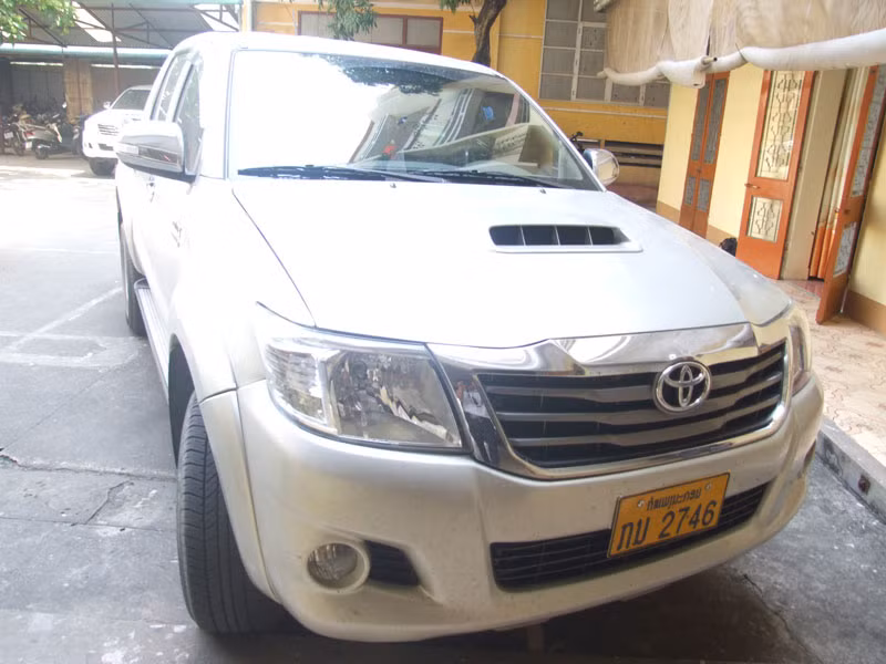 Chiếc xe Toyota biển số Lào bị bắt giữ. Chiếc xe Toyota biển số Lào bị bắt giữ