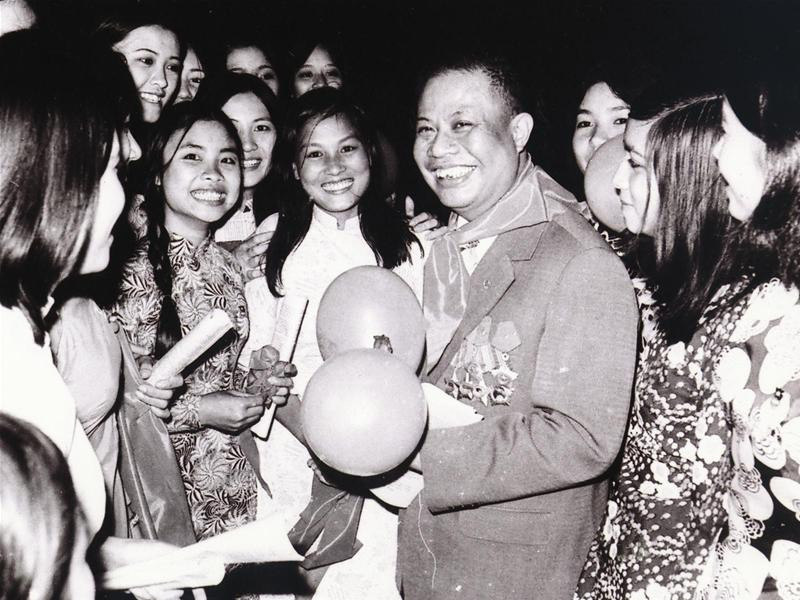 Đồng chí Đặng Quốc Bảo với tuổi trẻ Thủ đô nhân kỷ niệm 50 năm ngày thành lập Đoàn (1981) Đồng chí Đặng Quốc Bảo với tuổi trẻ Thủ đô nhân kỷ niệm 50 năm ngày thành lập Đoàn (1981)