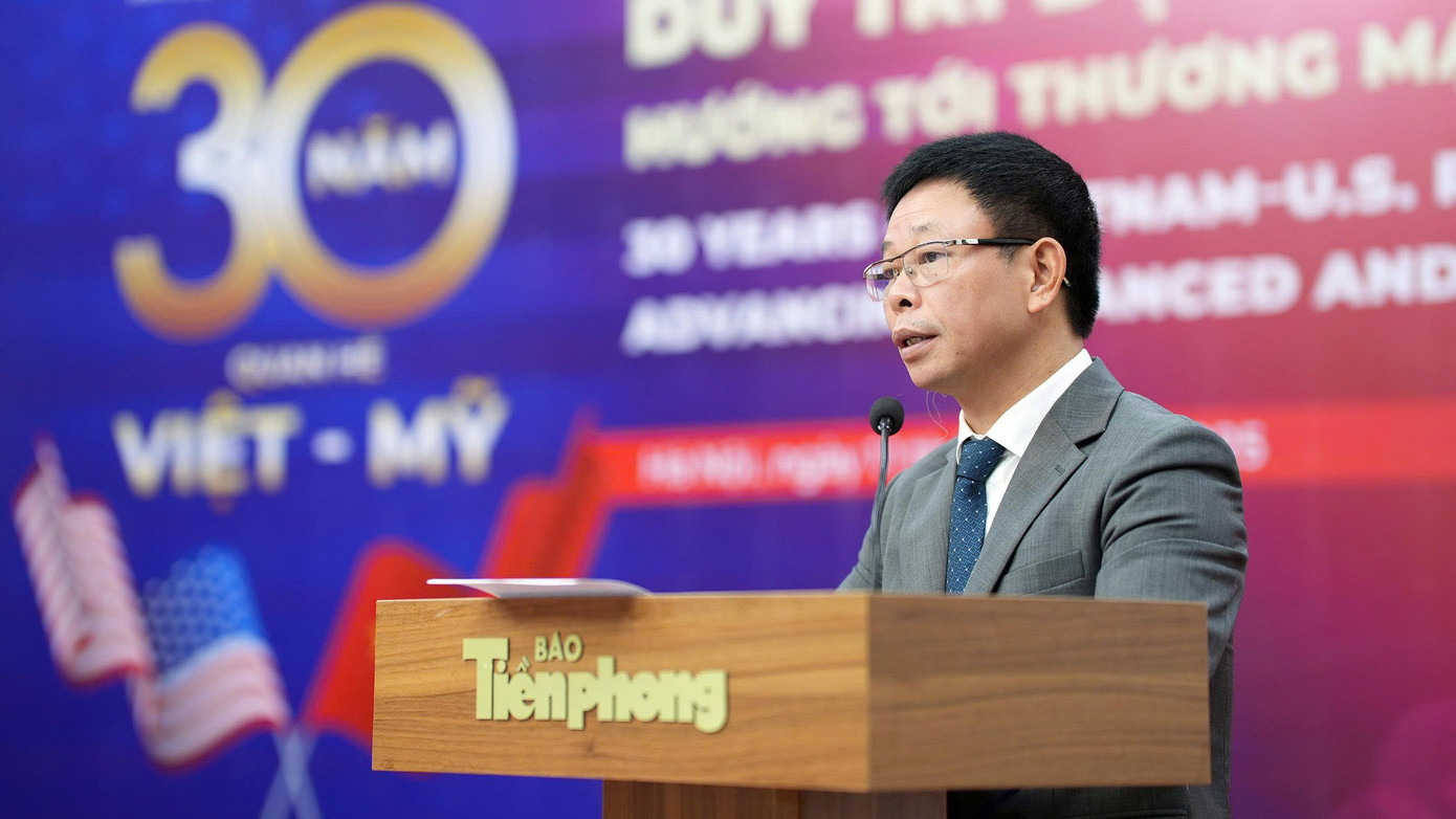 Nhà báo Phùng Công Sưởng – Tổng Biên tập báo Tiền Phong.