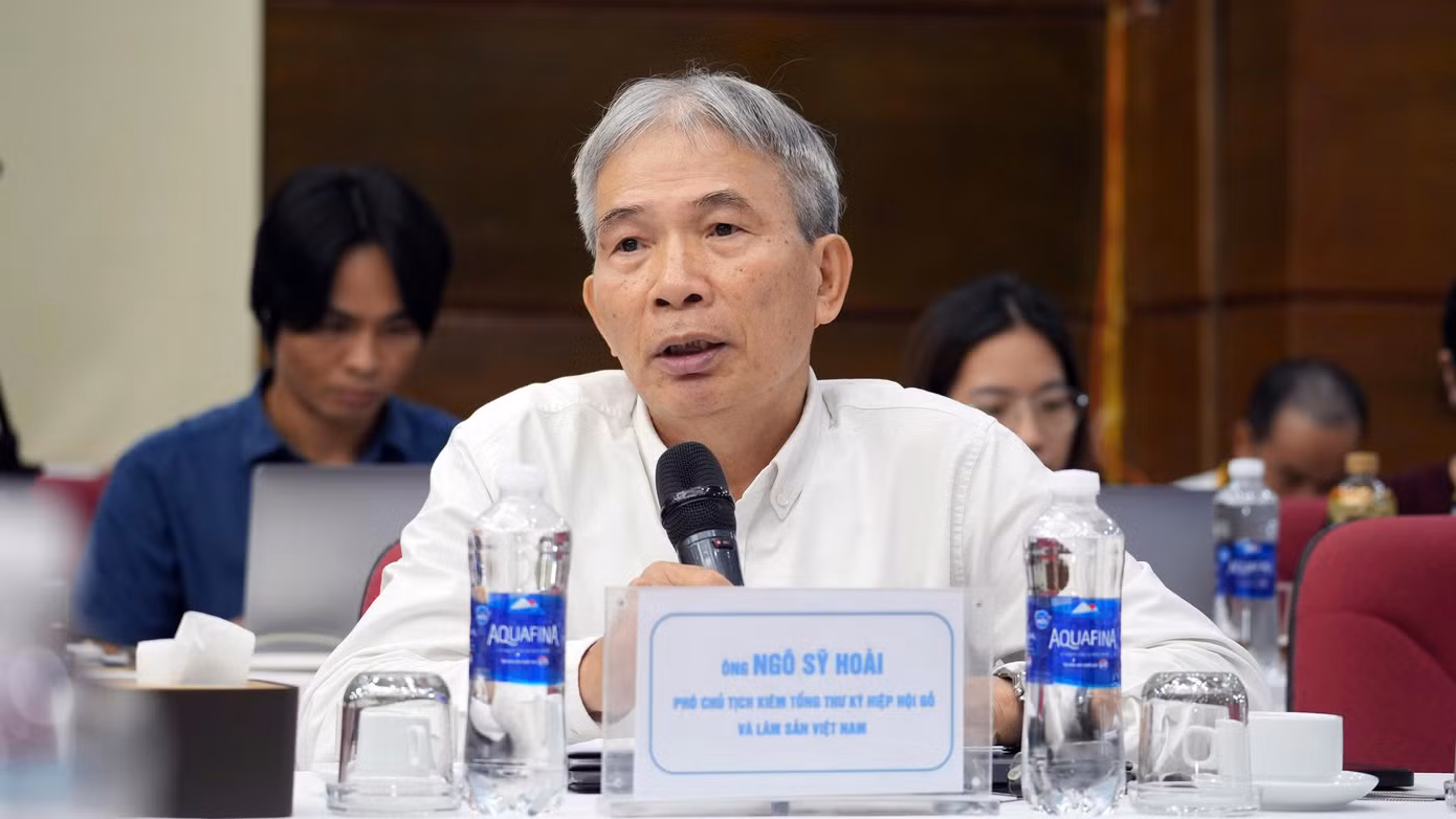 Ông Ngô Sỹ Hoài - Phó Chủ tịch kiêm Tổng thư ký Hiệp hội gỗ và lâm sản Việt Nam. Ông Ngô Sỹ Hoài - Phó Chủ tịch kiêm Tổng thư ký Hiệp hội gỗ và lâm sản Việt Nam.