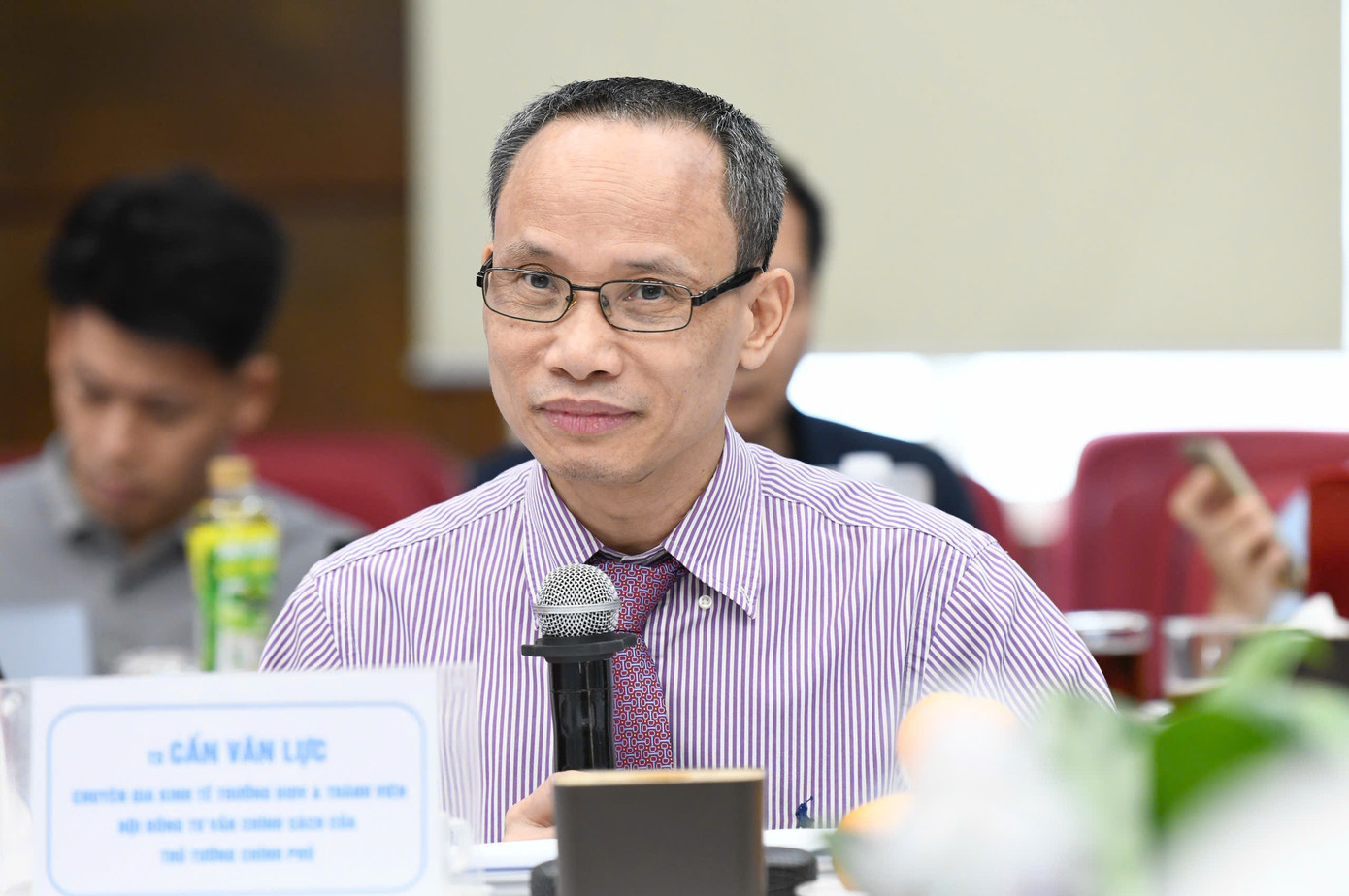 TS. Cấn Văn Lực.