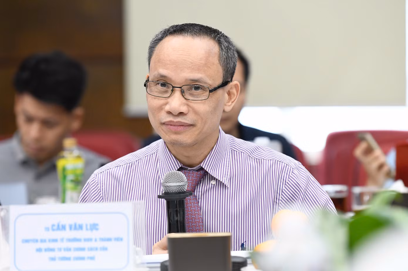 TS. Cấn Văn Lực. TS. Cấn Văn Lực.