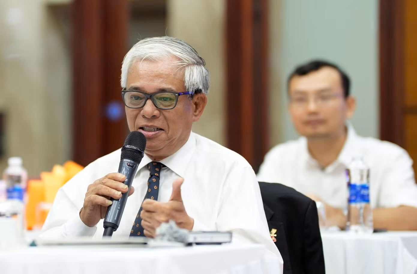 Đại sứ Phạm Quang Vinh - nguyên Thứ trưởng Ngoại giao, nguyên Đại sứ Việt Nam tại Mỹ. Đại sứ Phạm Quang Vinh - nguyên Thứ trưởng Ngoại giao, nguyên Đại sứ Việt Nam tại Mỹ.
