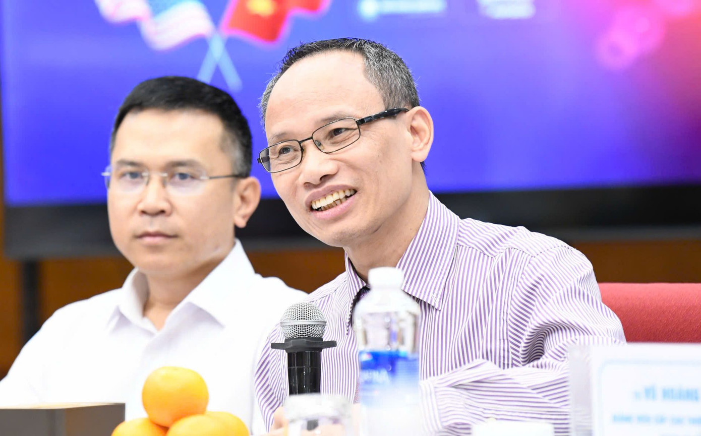 TS. Cấn Văn Lực.