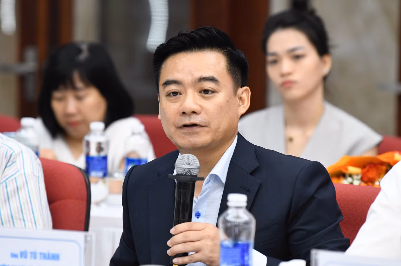 Ông Vũ Tú Thành - Trưởng đại diện Hội đồng kinh doanh Mỹ - Asean (USABC) tại Việt Nam. Ông Vũ Tú Thành - Trưởng đại diện Hội đồng kinh doanh Mỹ - Asean (USABC) tại Việt Nam.