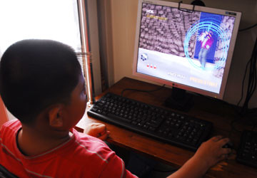 Phụ huynh sẽ giám sát được con em trên internet khi cài phần mềm iSAFE. Ảnh: HTD