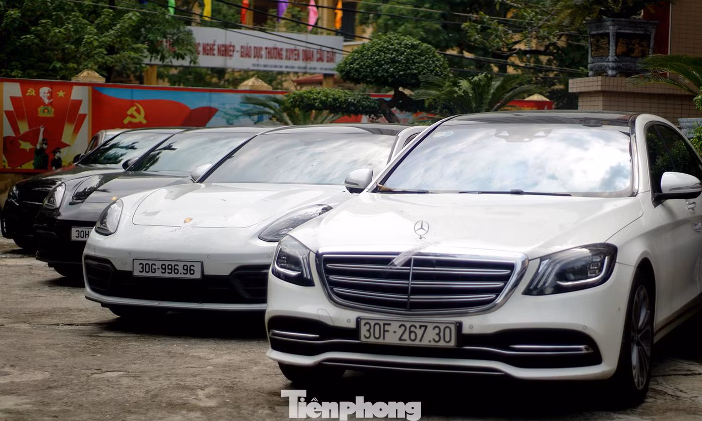 Dàn siêu xe cơ quan công an thu giữ. Ảnh: Thanh Hà