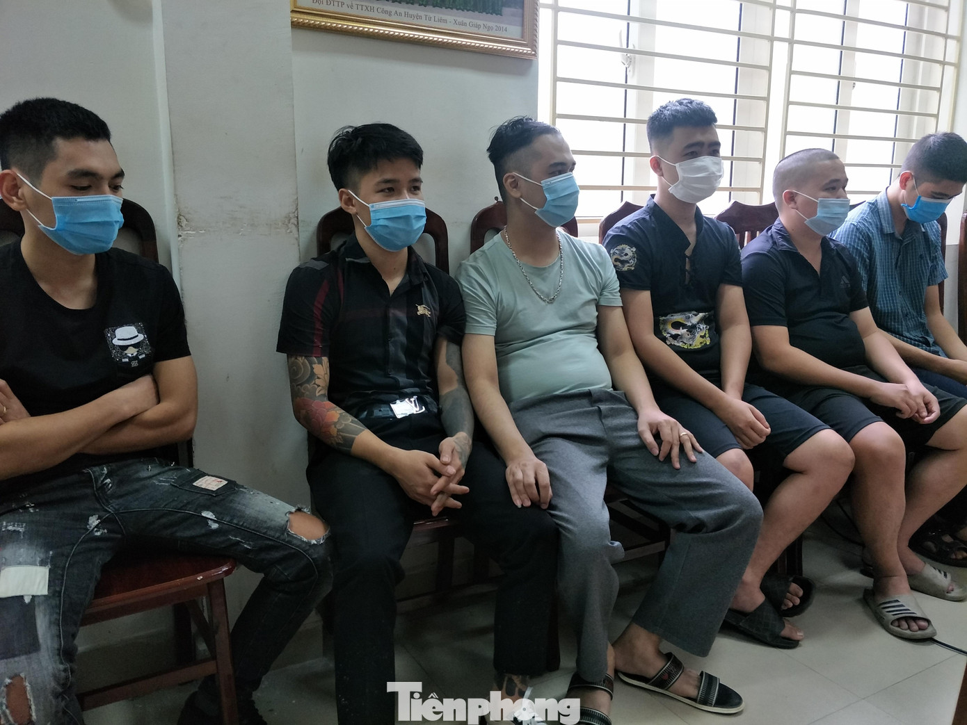 Nhóm đối tượng bị bắt giữ. Ảnh: Thanh Hà