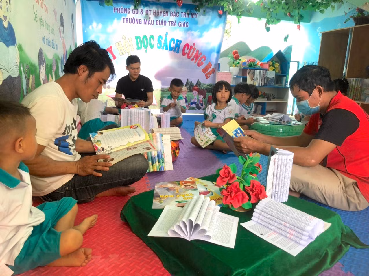 Lồng ghép tuyên truyền bình đẳng giới cho học sinh.