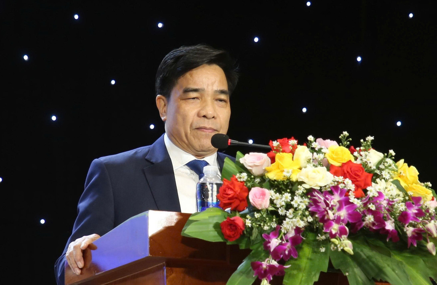 Ông Lê Văn Dũng - Chủ tịch UBND tỉnh Quảng Nam phát biểu tại đại hội. Ảnh: Hoài Văn.