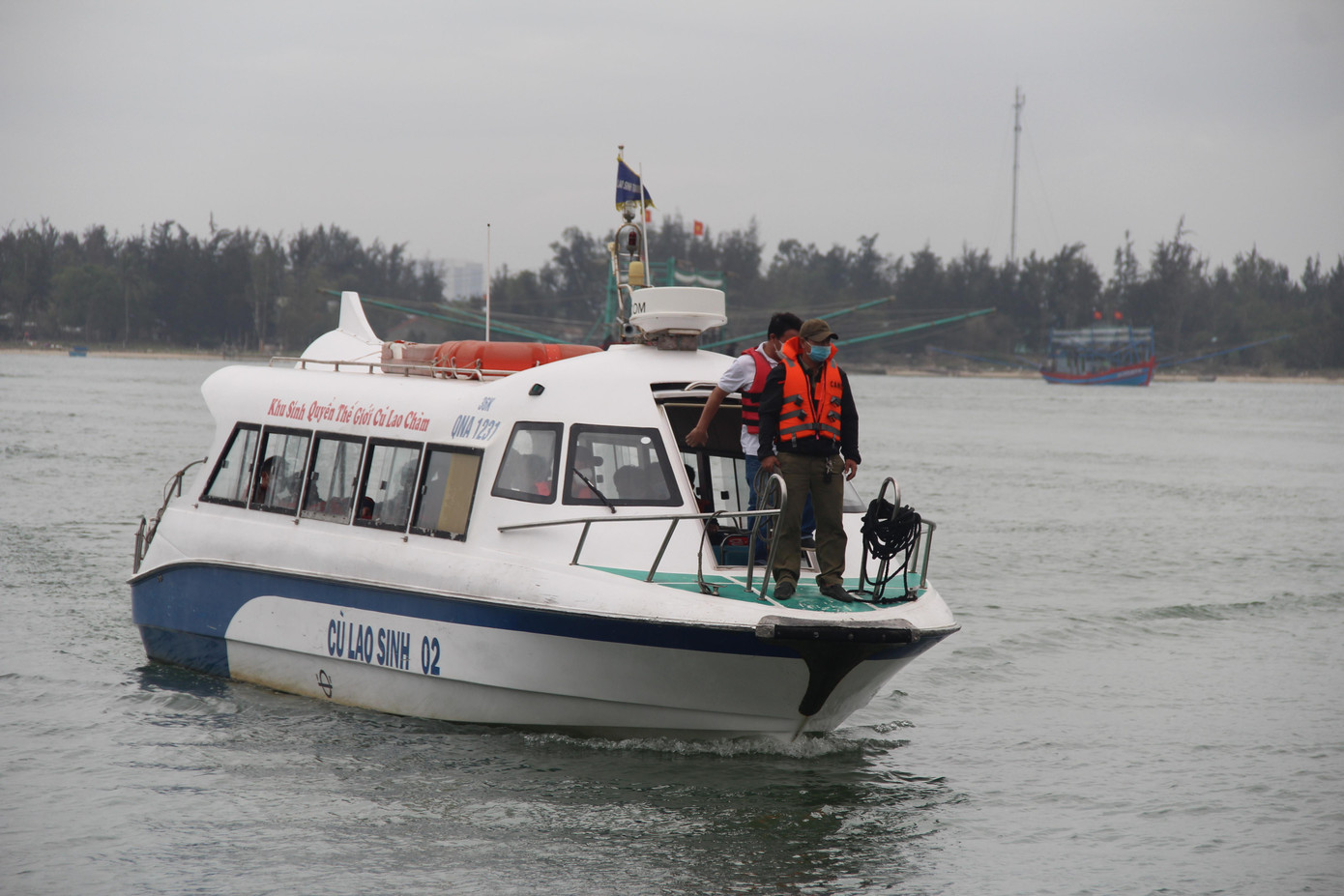 Đến 15 giờ chiều 27/2 vẫn còn 2 nạn nhân của vụ chìm tàu mất tích.