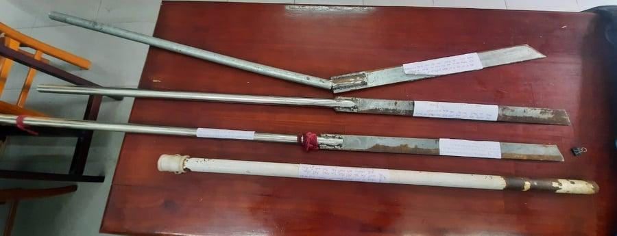 Tang vật liên quan vụ ẩu đã bị thu giữ.