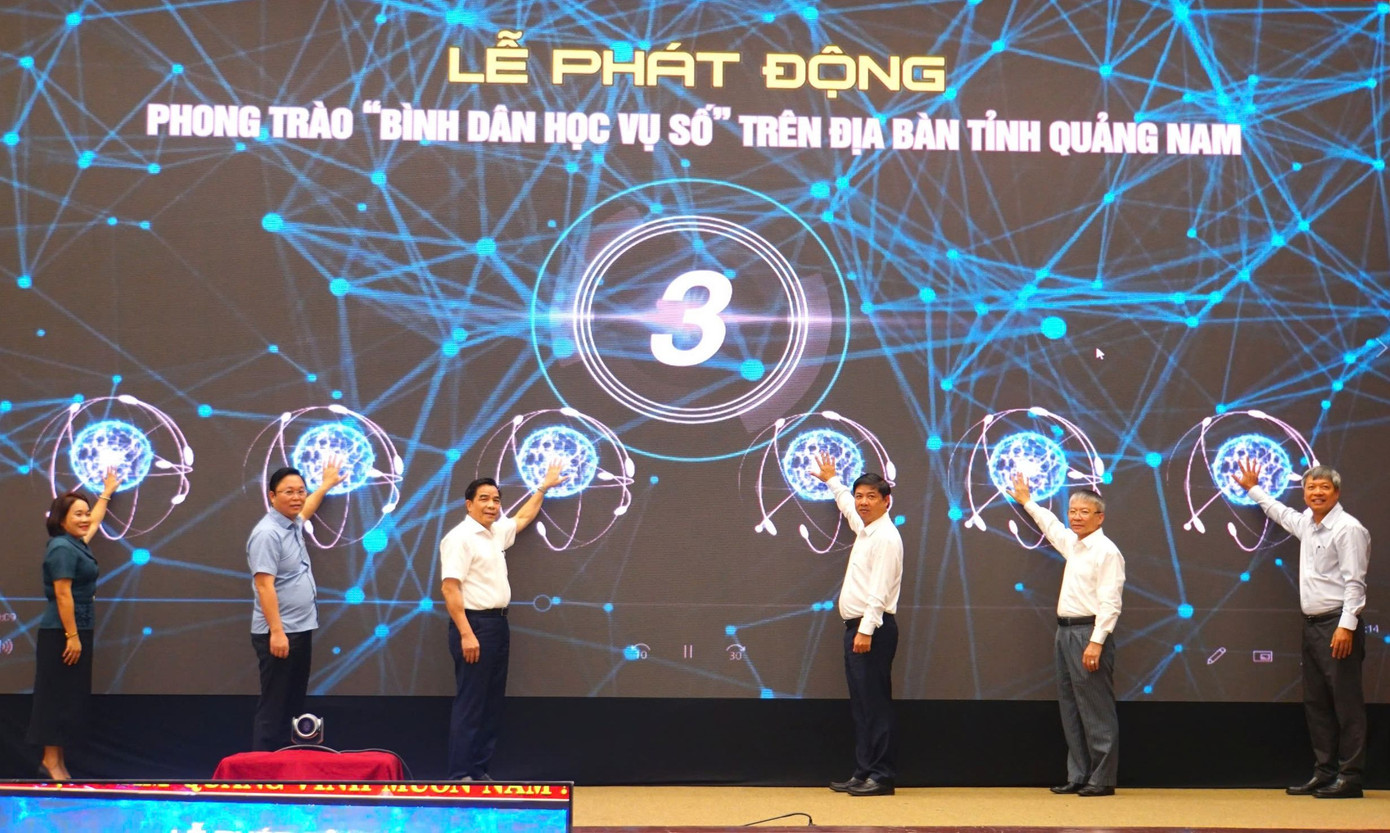 Ban Thường vụ Tỉnh ủy Quảng Nam tổ chức lễ phát động phong trào “Bình dân học vụ số”