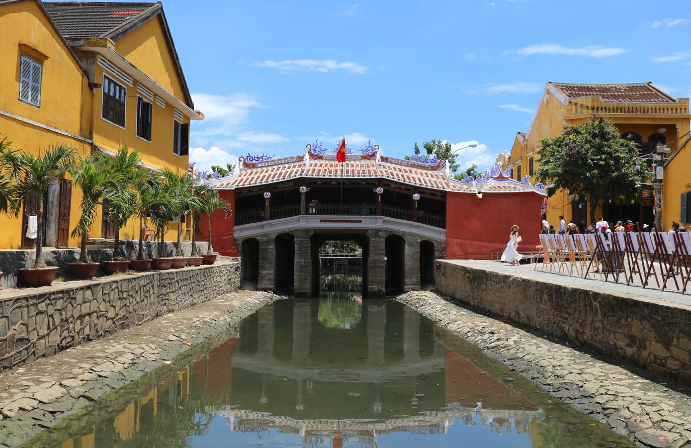 Sau hơn 19 tháng triển khai thi công tu bổ, cuối tháng 7, dự án tu bổ Chùa Cầu đã hoàn thành.