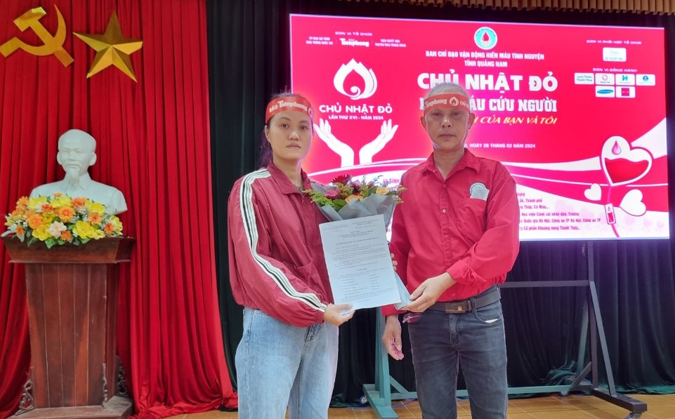 Ra mắt CLB Gia đình hiến máu. Ra mắt CLB Gia đình hiến máu.