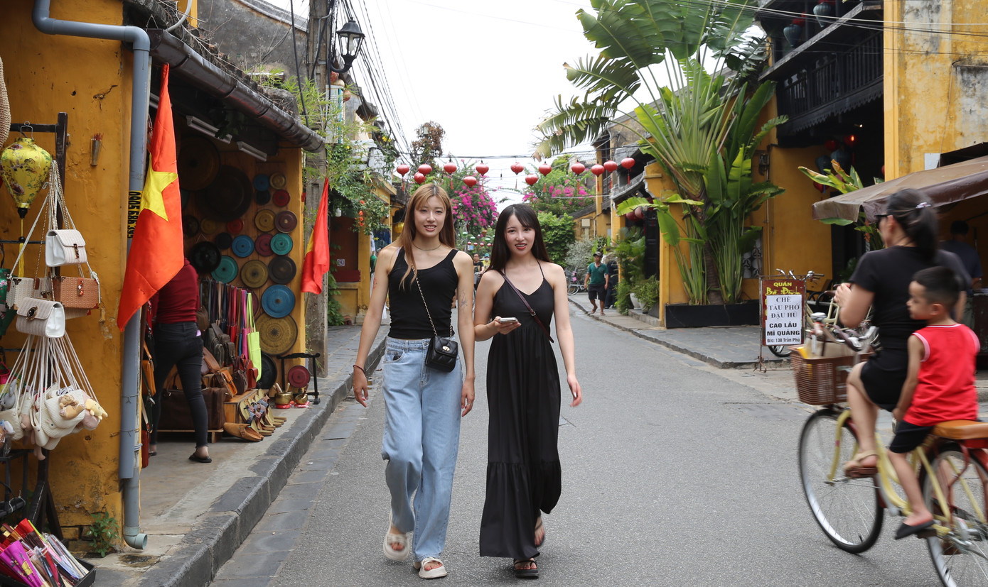 Ghi nhận của PV Tiền Phong sáng 1/9 tại phố cổ Hội An, lượng du khách khá thưa vắng.