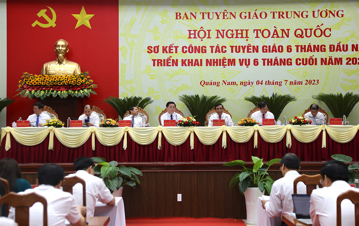 Hội nghị sơ kết 6 tháng đầu năm và triển khai nhiệm vụ 6 tháng cuối năm ngành Tuyên giáo. Hội nghị sơ kết 6 tháng đầu năm và triển khai nhiệm vụ 6 tháng cuối năm ngành Tuyên giáo.