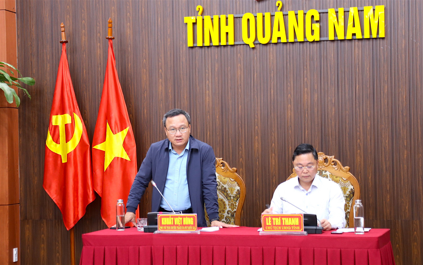 Phó Chủ tịch chuyên trách Ủy Ban An toàn giao thông quốc gia đề nghị làm rõ trách nhiệm các bên liên quan vụ tai nạn. Phó Chủ tịch chuyên trách Ủy Ban An toàn giao thông quốc gia đề nghị làm rõ trách nhiệm các bên liên quan vụ tai nạn.