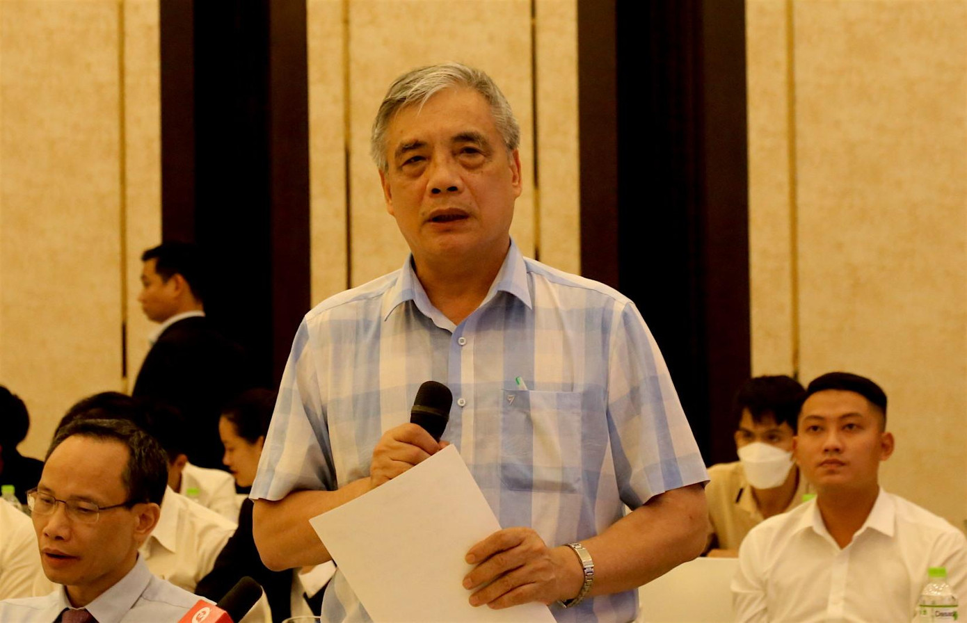 PGS.TS Trần Đình Thiên.