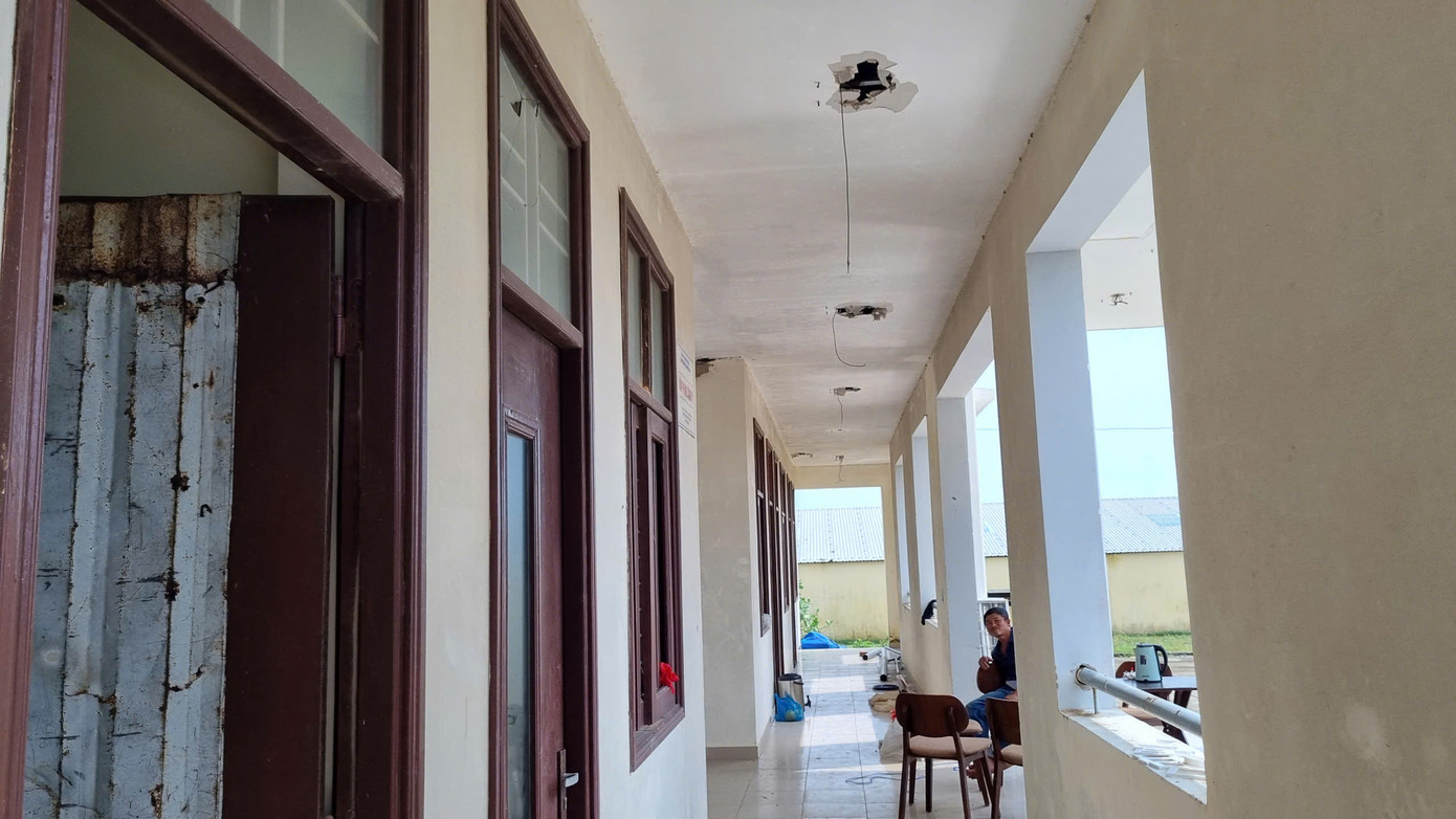 Theo tìm hiểu, tòa nhà được xây dựng với kinh phí 5 tỷ đồng, với mục đích phục vụ bố trí bộ máy nhân sự quản lý, kiểm dịch con giống. Tuy nhiên từ năm 2016 đến nay không được sử dụng, khai thác. Theo tìm hiểu, tòa nhà được xây dựng với kinh phí 5 tỷ đồng, với mục đích phục vụ bố trí bộ máy nhân sự quản lý, kiểm dịch con giống. Tuy nhiên từ năm 2016 đến nay không được sử dụng, khai thác.