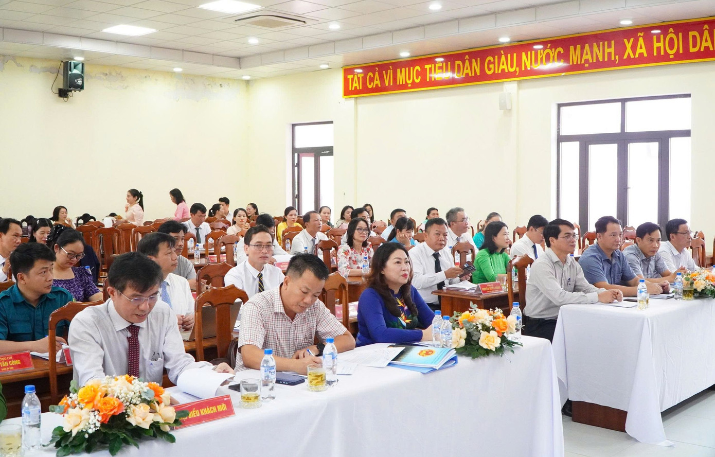 Đại biểu dự hội nghị Đảng ủy phường Tam Kỳ.