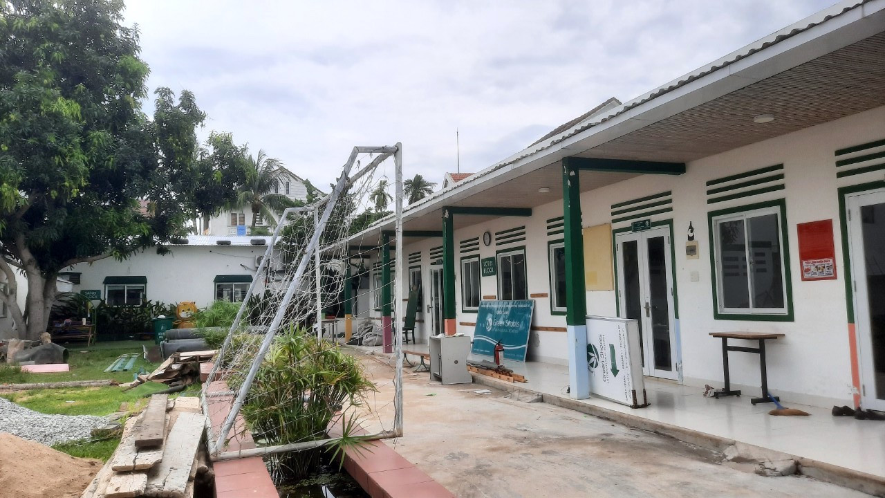 Mặt bằng Trường TH, THCS, THPT Quốc tế Chồi Xanh thuê để hoạt động, nay hết hạn nên bên cho thuê lấy lại và tháo dỡ.