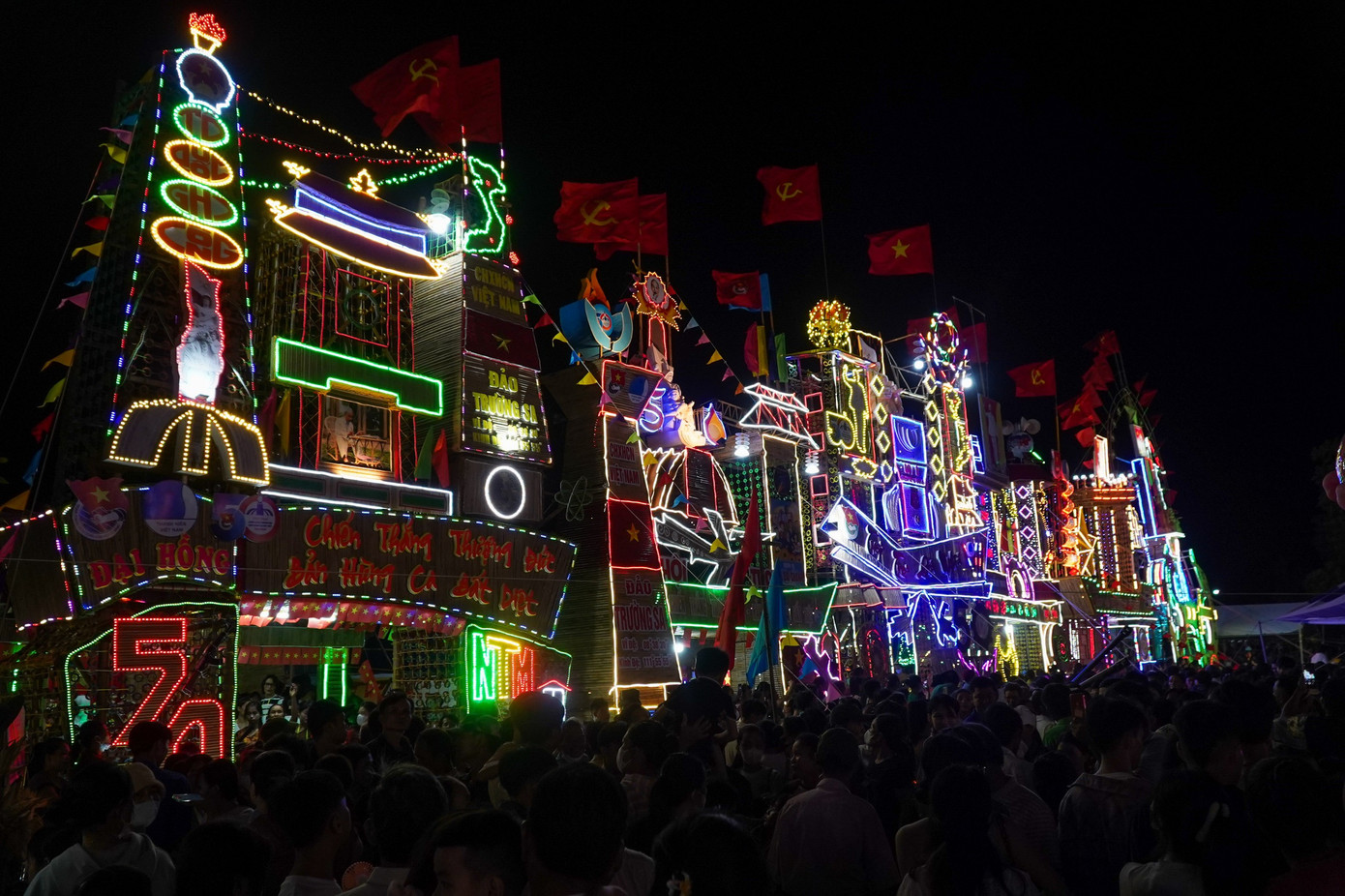 Hội trại “Chiến thắng Thượng Đức - bản hùng ca bất diệt" Hội trại “Chiến thắng Thượng Đức - bản hùng ca bất diệt"