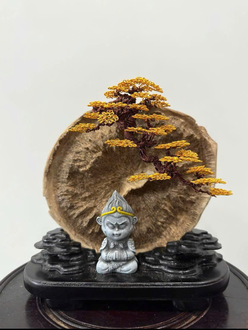 Sản phẩm cây bonsai do Hiền và Đức chế tác.