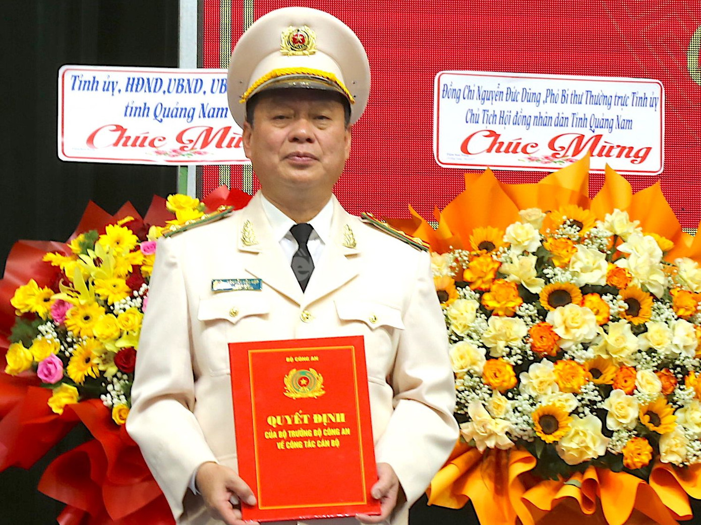 Giám đốc Công an tỉnh Quảng Nam Nguyễn Hữu Hợp. Giám đốc Công an tỉnh Quảng Nam Nguyễn Hữu Hợp.