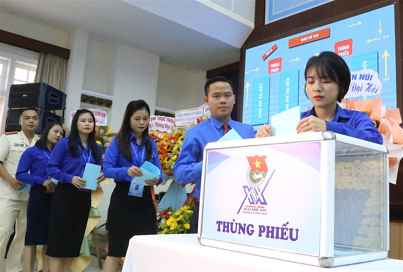 Đại hội bầu 36 anh chị trong Ban chấp hành Tỉnh Đoàn khoá mới. Đại hội bầu 36 anh chị trong Ban chấp hành Tỉnh Đoàn khoá mới.