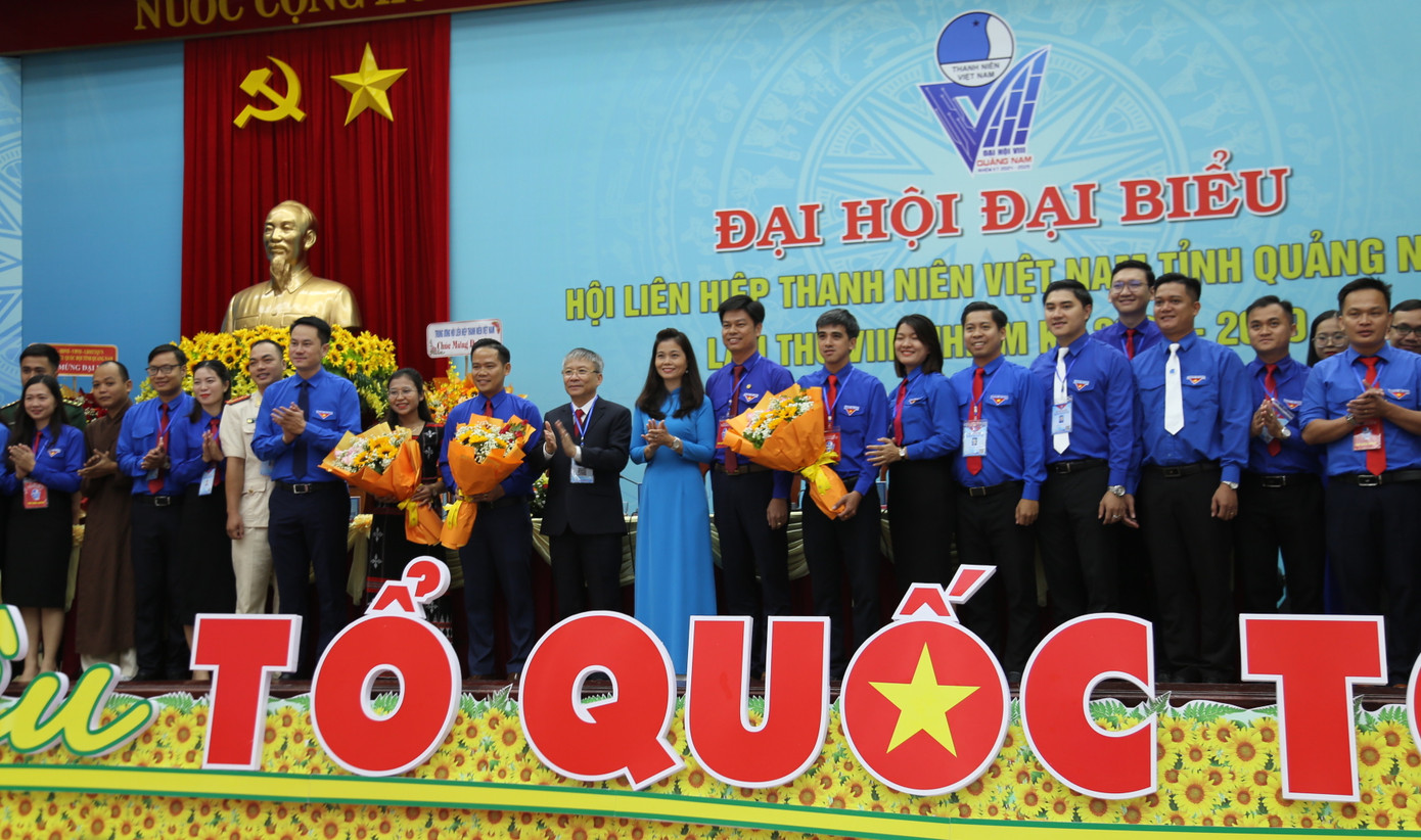 Phiên trọng thể Đại hội Hội LHTN Việt Nam tỉnh Quảng Nam khoá VIII.